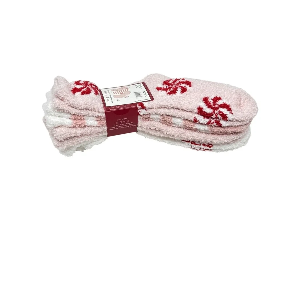 NWT Rae Dunn Cozy Fuzzy Crew Socks White Pink 4-Pair Pack Holiday Christmas OS
